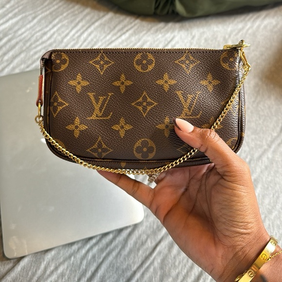 Monogram bucket pouch - Picture 2 of 4